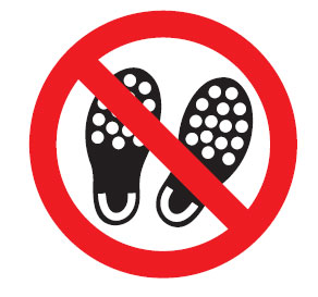 International Labels - No Metal Studded Footwear Picto 100mm