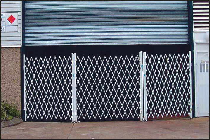 Mobile Trackless Expandable Barrier